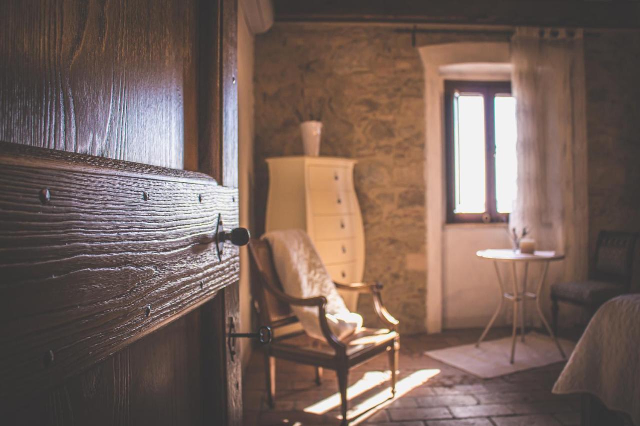 Di Colle In Colle - Agriturismo パッシニャーノ・スル・トラジメーノ エクステリア 写真