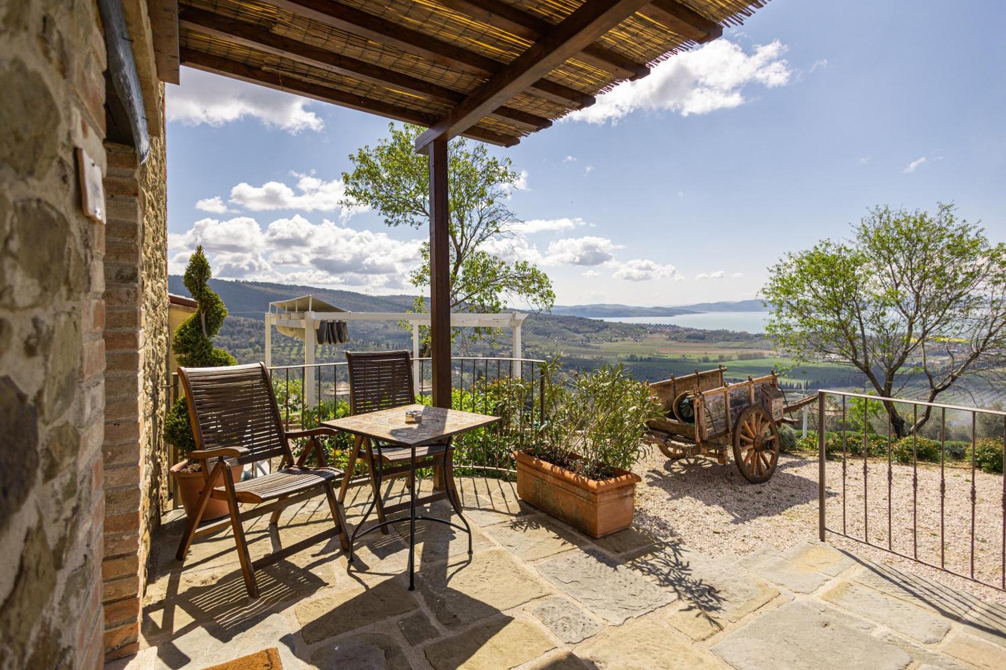 Di Colle In Colle - Agriturismo パッシニャーノ・スル・トラジメーノ エクステリア 写真