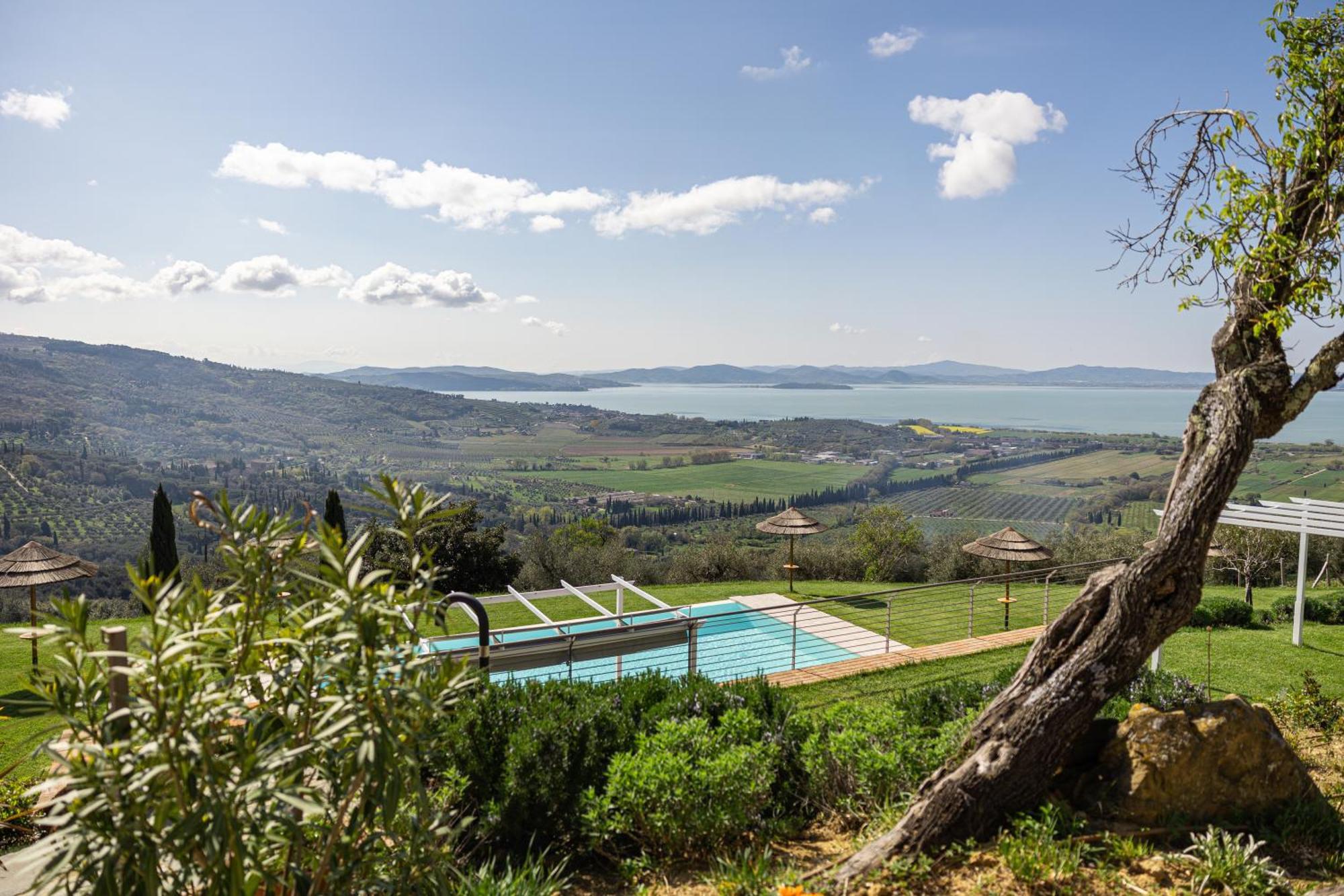 Di Colle In Colle - Agriturismo パッシニャーノ・スル・トラジメーノ エクステリア 写真